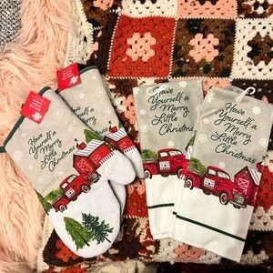 Christmas oven mitts and dish towels